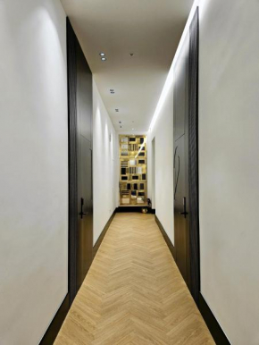 Orefici Place